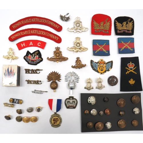 95 - 19 x Honourable Artillery Company Badges And Titles
cap include brass QC HAC ... Anodised QC HAC ...... 