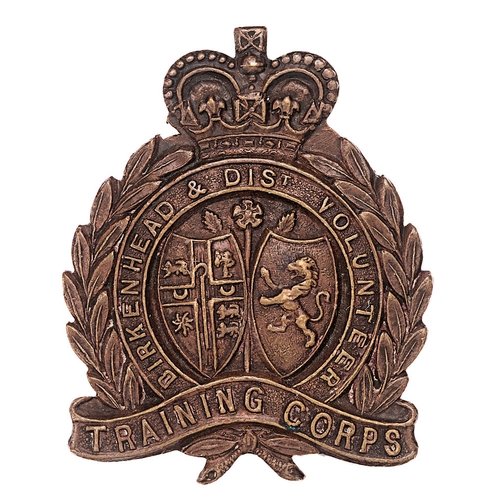 118 - Birkenhead & District Volunteer Training Corps WW1 VTC cap badge.  A good scarce die-cast example.  ... 