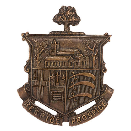 122 - Stoke Newington VTC  WWI cap badge.  Good scarce die-cast bronze pre 1934 Borough Arms on RESPICE PR... 