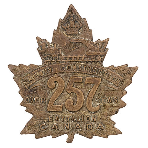 170 - 257th (Railway Construction) Bn.  CEF WW1 Canadian cap badge.  Good scarce die-stamped bronze crowne... 