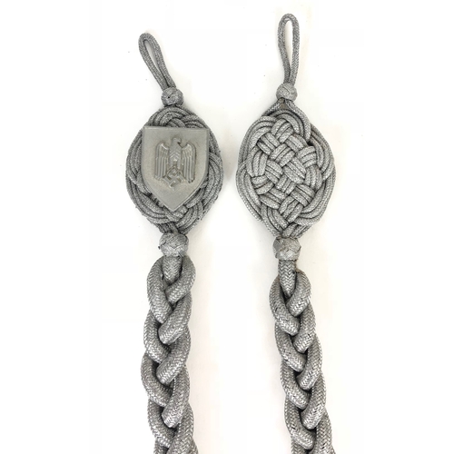 451 - German Third Reich Army marksman's lanyard.  Good lined example of plaited aluminium cord, the top p... 