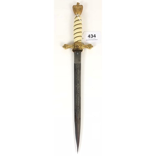 434 - German Third Reich WW2 Kriegsmarine Naval Officer's dagger by E. & F. Horster, Solingen.  A fine exa... 