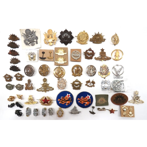 103 - 62 x Foreign Badges Including Commonwealth
cap include bi-metal KC Malta Artillery ... Darkened 8th ... 