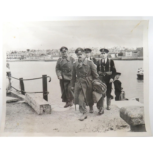 171 - Small Selection Of Wartime Press Photos
including German prisoners after Normandy ... German prisone... 