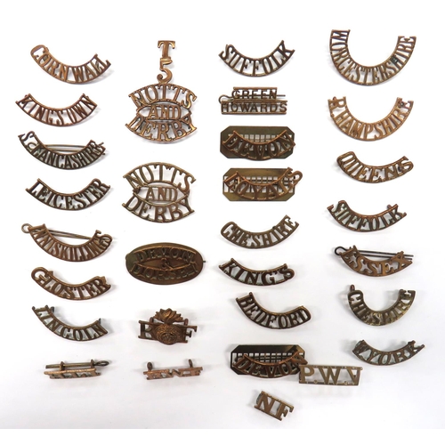 21 - 30 x Brass Infantry Shoulder Titles
brass titles include T5 Notts And Derby ... S Lancashire ... Glo... 