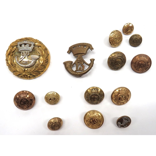 32 - Somerset Light Infantry Badges And Buttons
consisting gilt boss with overlaid gilt wreath.  Cen... 