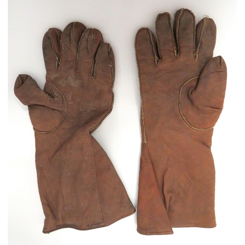 342 - Pair RAF WW2 D Type Gloves
brown, chrome leather gauntlets.  Internal, fine blanket lining. &nb... 