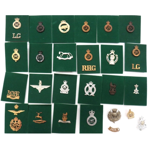 83 - 30 x Cavalry And Yeomanry & Other Cap Badges And Titles
cap include bronzed KC Life Guards ... D... 