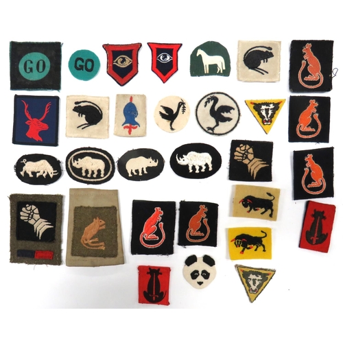 79 - 30 x Armoured Formation Badges
including embroidery Guards Armoured Div ... Embroidery 1st Armoured ... 