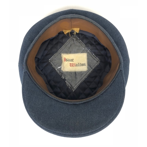 460 - WW2 Period RAF Officer's Cap.  A good early WW2 example of the regulation pattern. Complete with bul... 