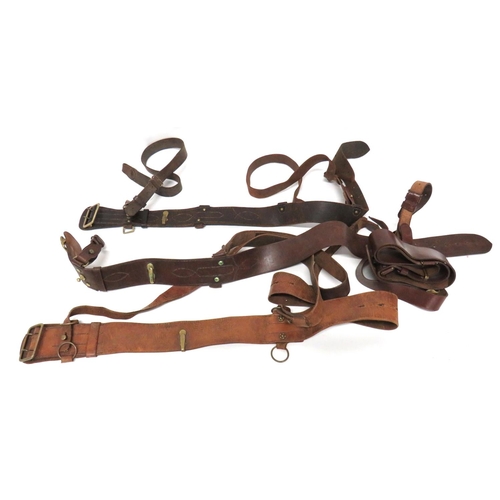 211 - Four Officer Sam Browne Belts
consisting WW1 pattern example with double shoulder straps ... 3 x var... 