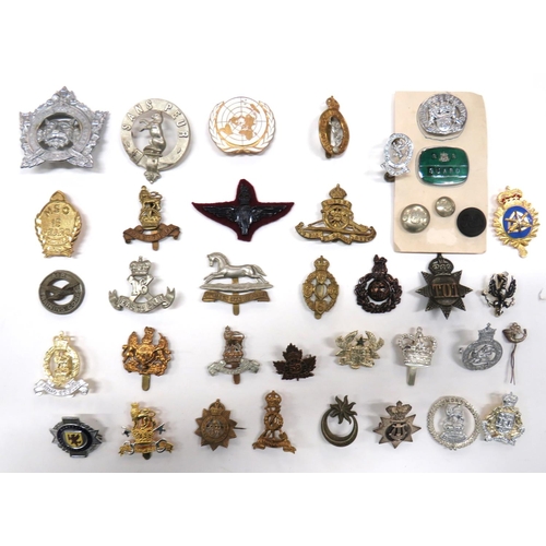 78 - 35 x Various Military Cap Badges
including plated KC Argyll And Sutherland Canada ... White metal 16... 