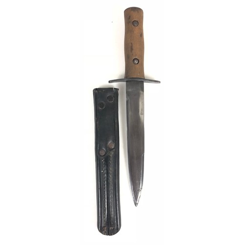 533 - WW2 Italian GIL fighting knife by G Fugini.  Good scarce WW2 period example issued to combatant Volu... 
