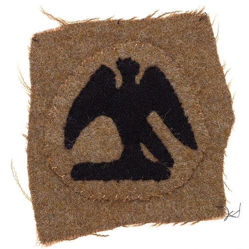 Royal Naval Division WW1 RND Signals portion of armband.  Good scarce brown fouled anchor embroidered on central section of white over blue band.      Service wear  PAYMENT BY BANK TRANSFER ONLY