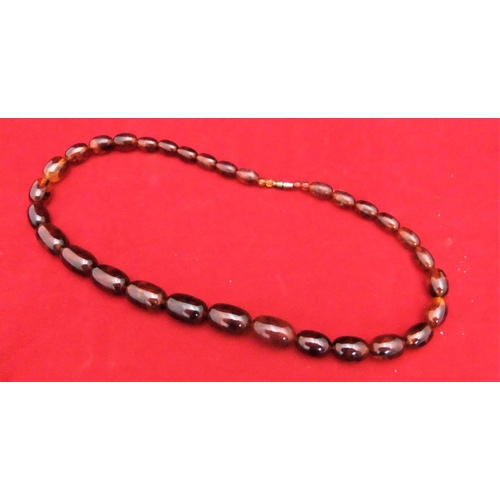 17 - Amber cherry necklace with metal screw clasp.

P & P – UK £10+VAT, EU £15+VAT, RoW £25+VAT.