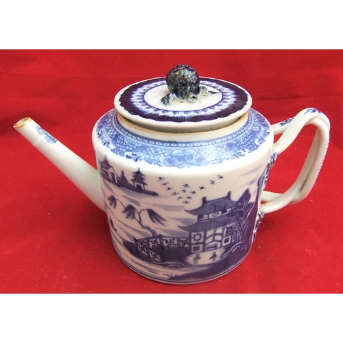 127 - 19thC Chinese blue & white tea pot, unmarked, 13cms high. 

collection only