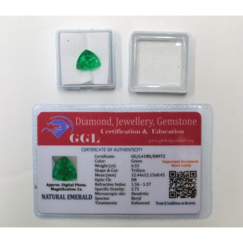 57 - GGL certified (CoA) NATURAL GREEN EMERALD, Trillion cut, 6.55ct