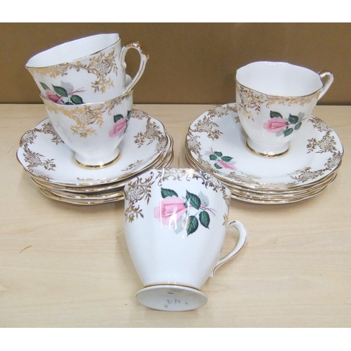 147 - Royal Standard bone china part-service - 13 items