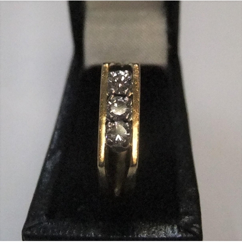 50 - 18ct yellow gold 3 stone diamond ring (approx 0.15ct)

Approx 3.2 grams gross