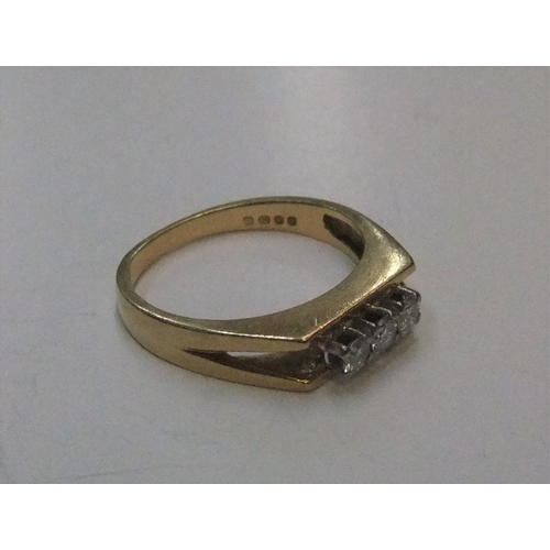 50 - 18ct yellow gold 3 stone diamond ring (approx 0.15ct)

Approx 3.2 grams gross