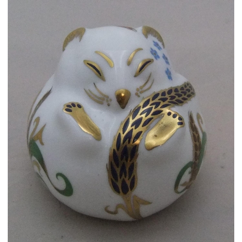 151 - Royal Crown Derby, sleeping field mouse, paperweight

Approx 6 x 5 cm