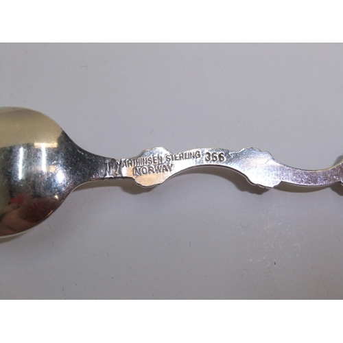 140 - T H Marthinsen Norway silver spoons (9) & 1 fork

90 grams