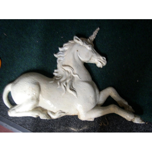 207 - Victorian cast metal, large pair, Lion & Unicorn, both painted in white.

50 x 64 cm.

Provenance - ... 