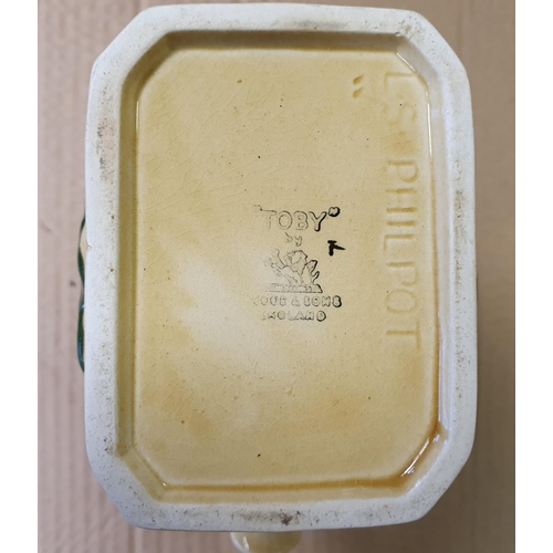 31 - Genuine Philpot antique Toby Jugs (2)

Both appear in very good overall condition,

22 cm high