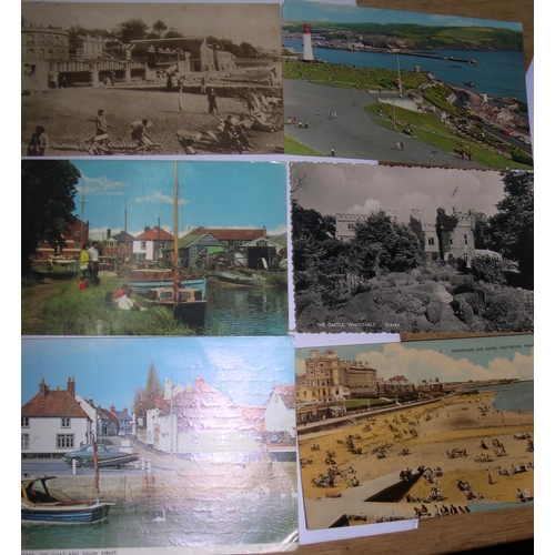 89 - Approx 170 20thC postcards, both used and unused B&W & colour examples