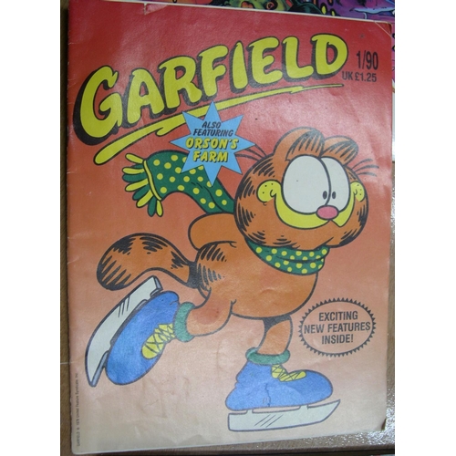 112 - Blockbusters boardgame by Waddingtons and 7 comic books including Garfield etc