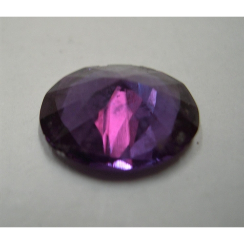 102 - Oval cut sapphire, approx 10.5ct

approx 16 x 13mm