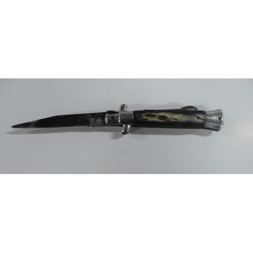 44 - Vintage thin bladed pen-knife with release catch