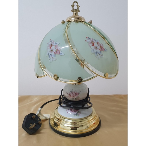 179 - Floral ceramic & glass table lamp (1) 

36cm high