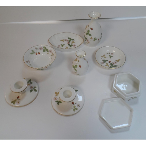 153 - Wedgewood, wild strawberry collection including lidded box, pair of candle sticks,  bud vase etc (9)... 