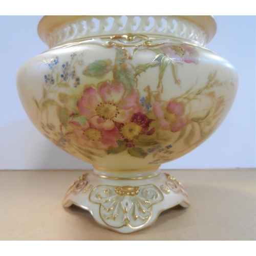 176 - Royal Worcester blush Fern Pot, decorated with wild summer flowers, circa 1912, shape number 166, he... 