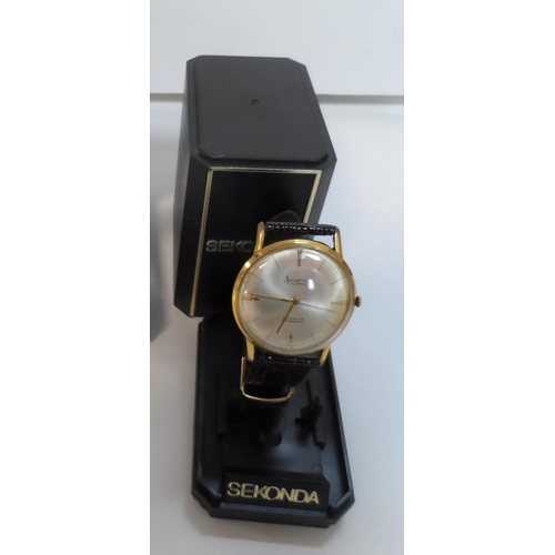212 - Boxed gents Accurist wristwatch together with a similar Sekonda example (2)