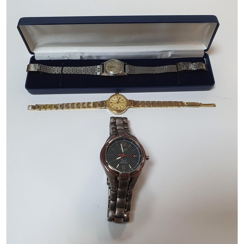 213 - Collection of 3 wristwatches including a gents Dmax Crystal quartz (3)