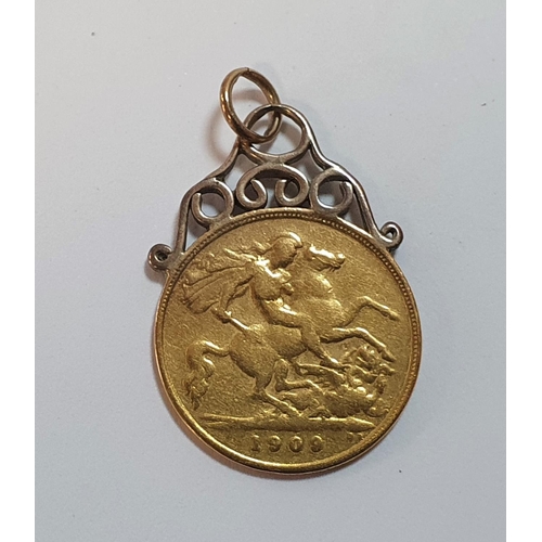 237 - Edward VII 1909 half sovereign with a 9ct gold hanging clasp

total weight 4.5 grams