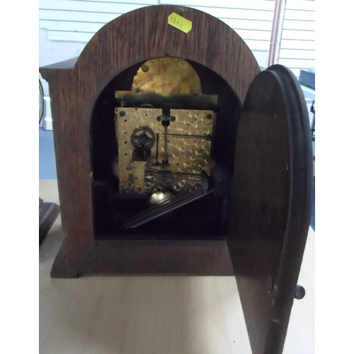 207 - Tempus fugit wooden cased mantle clock,

35 cm tall

No key