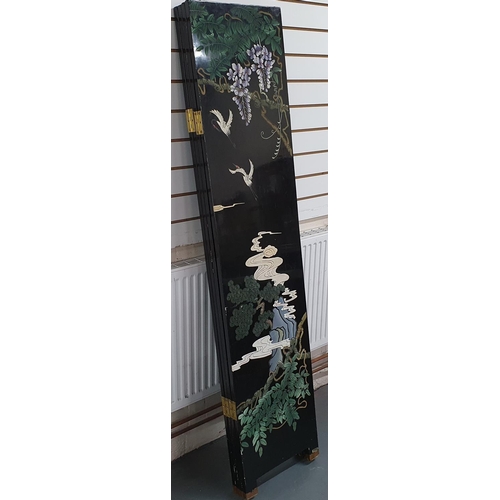 136 - Large, 4-screen Chinese panel

Total size 160cm x 183cm

The screen is in very good condition overal... 