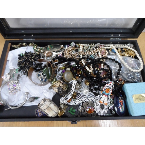 67 - Large quantity of vintage jewellery complete with case (Qty)