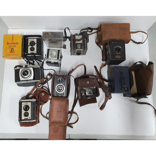 35 - Collection of vintage, early/mid 20thC cased cameras to include Kodac Brownie & Reflex, Ensign & Gen... 