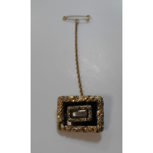 104 - Georgian mourning brooch in unmarked gold metal