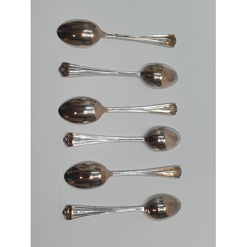 64 - Antique set of 6 silver sugar spoons in classical stylish form, 75 grams