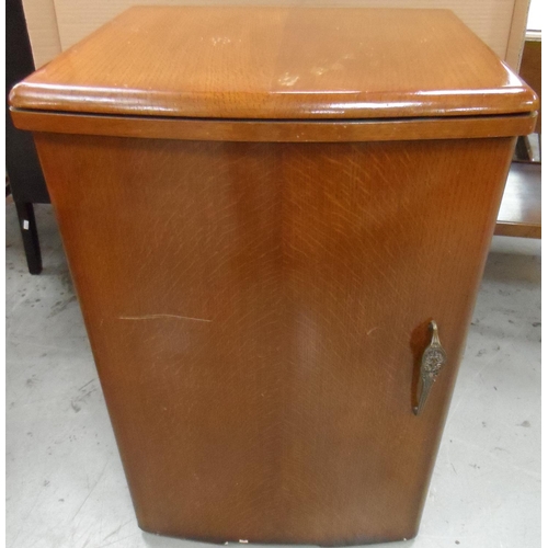 434 - Vintage Necchi sewing machine in foldaway wooden cabinet, compete with original papers etc,

The cab... 