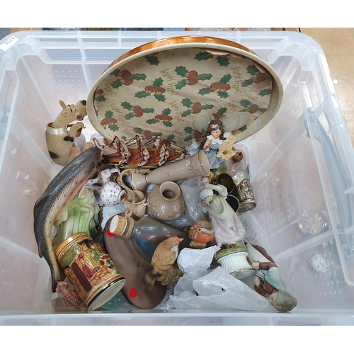 547 - Box of various collectables (Qty)