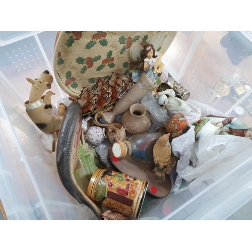 547 - Box of various collectables (Qty)