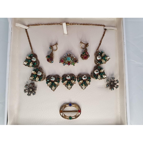20 - Fine quality, mid 20thC filigree jewellery in cased set