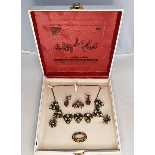 20 - Fine quality, mid 20thC filigree jewellery in cased set
