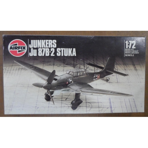 280 - 3 AIRFIX boxed model planes, series 2,6 & 8, 1:72 (3)
